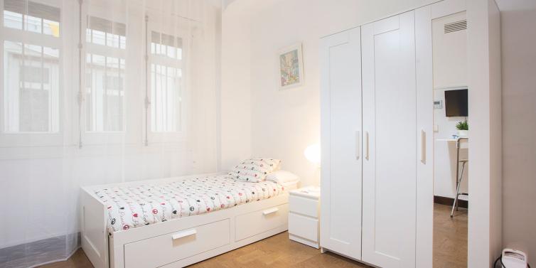 ESL Languages studio apartment Expanish Málaga