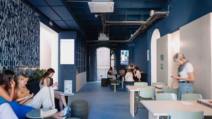 ESL Languages Expanish Barcelona young adults gallery 3