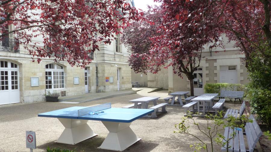 Institut De Touraine School Gallery 700 1