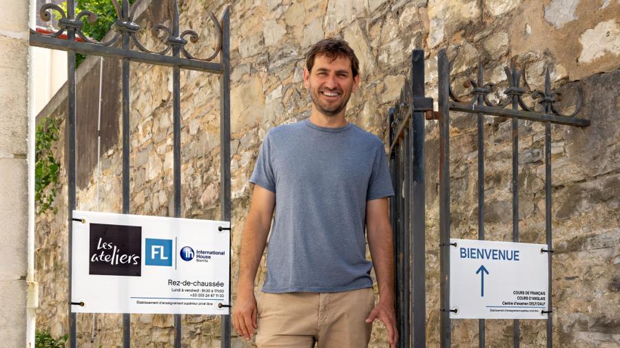 ESL Languages France Langue Biarritz entrance