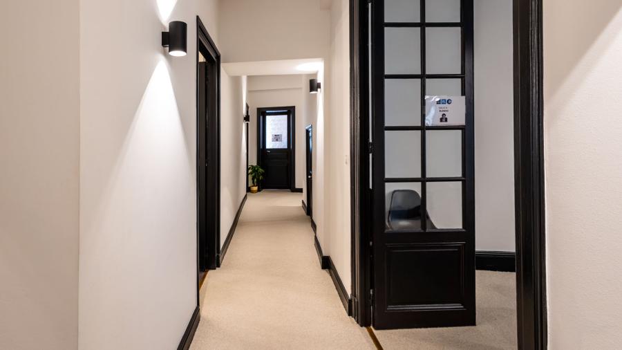 ESL Languages France Langue Biarritz hall