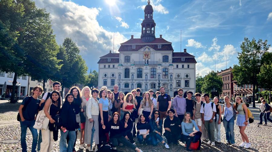 Colon Language Center Hamburg School activitites 2 ESL Languages
